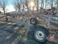 IH 700 9 bottom plow, S/N 002290, K103