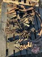 Pallet w/ knock on spoons , sweeps and clips, K34