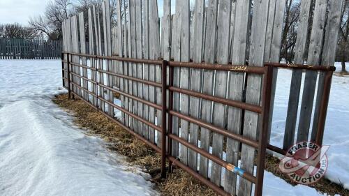 30&rsquo; 5 bar free standing combo panel w/ windbreak boards (some boards missing)