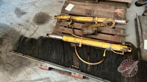 Pallet w/ (2) NH TR96 combine header lift cylinders, Hyd orbit motor, Rock screen for truck hitch
