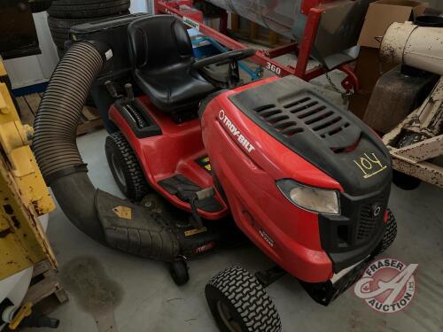 Troy built TB2246 ride on lawnmower