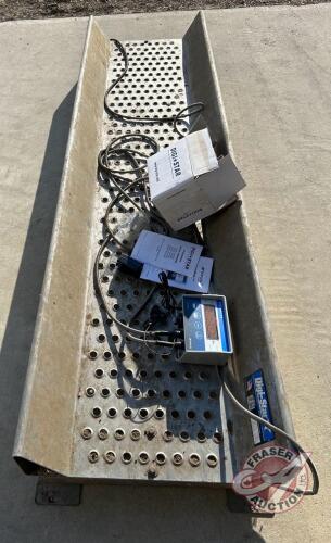Real Industries 90&rdquo;L x 24.5&rdquo;W aluminum scale platform