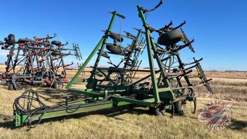 34&rsquo; JD 610 cultivator, S/N 002592