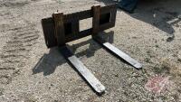 42&rdquo; HD Skidsteer quick attach pallet forks