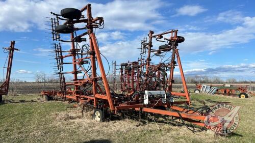 39&rsquo; CCIL 204 tillage, S/N 579
