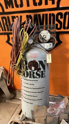 Iron Horse 60 gal stand up elec air compressor