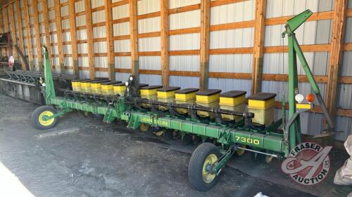 JD 7300 3pt vacuum planter, S/N 107860