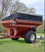UFT 760 hydra grain cart, S/N 6753