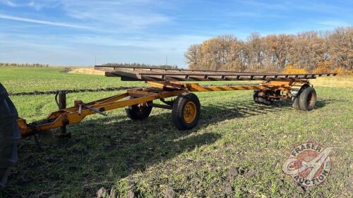 30&rsquo; s/a bale trailer