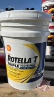 18.9L pail of Rotella T 15W40 oil, F115