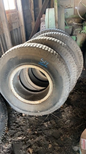 10.00R20 truck tire on rim
