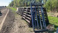 Auto catch head gate, F195