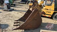 30" WBM toothed excavator bucket, F226
