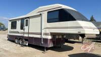 1992 35' Triple E Royal Diamond 951 t/a 5th wheel camper, VIN: 2TP9511RXNW006286, F65, Owner: Harold C Draper, Seller: Fraser Auction ___________________________ **Keys + TOD + Manuals - Office**