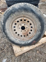 P265/70R17 Goodyear tire w/6-bolt rim