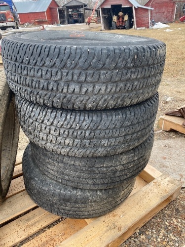 LT265/70R17 Michelin tire