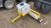 Roller style driftless lawn chemical applicator, F89 - 2