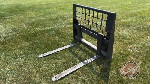 Bobcat 42&rdquo; high back quick attach pallet forks