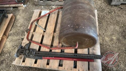 Pallet w/ Jack All jack, 24&rdquo; land roller