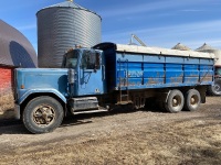 *1981 GMC General T/A grain truck, 457,351 showing, VIN# 1GDT9F4C5BV584441, Owner: 3694306 MB LTD, Seller: Fraser Auction________________ ***TOD, SAFETIED, KEYS***