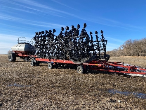 *2010 70’ CaseIH 800 Precision Hoe air drill w/CaseIH 3430 air-cart, s/nYAS003496, cart s/n Y9S015393