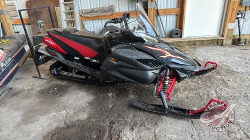 Yamaha APEX L-TX 1000cc snowmobile, VIN: JYE8FT0018A008515