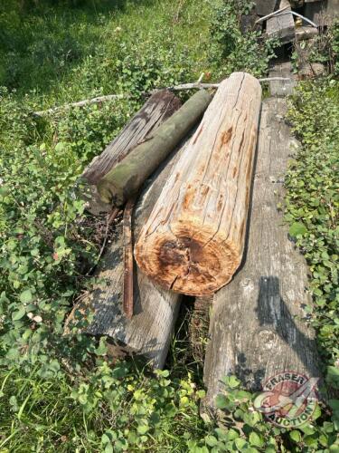 Pile of wood blocking