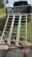 Trifold aluminum ramp