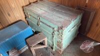 36&rdquo;x22&rdquo;x24&rdquo; wood trunk