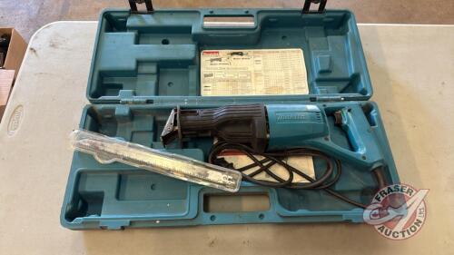 Makita reciprocating saw in case