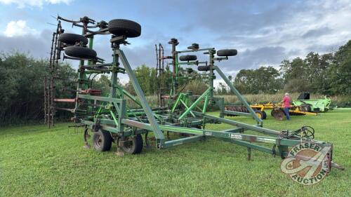 35&rsquo; 807 CCIL tillage