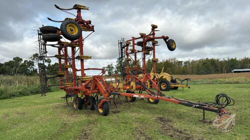 40&rsquo; Bourgault 9200 tillage s/n 823247