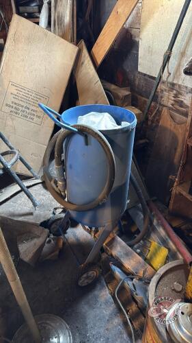 Sand blaster