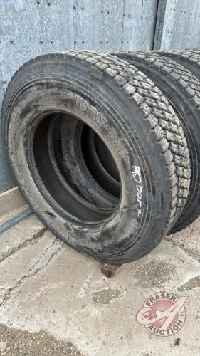 Used Hancook 11R24.5 tire