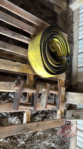 50&rsquo; x 10&rdquo; tow strap with hitch mount guides