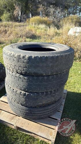 Used 11R22.5 tire