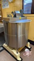 Dadant 32-frame Extractor with Dadant digital speed control