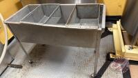 42&rdquo;x18&rdquo; uncapping scratching tub on wheels