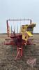 New Holland 1037 Stackliner square bale picker - 3