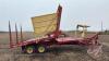 New Holland 1037 Stackliner square bale picker - 6