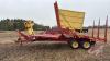 New Holland 1037 Stackliner square bale picker - 13