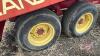 New Holland 1037 Stackliner square bale picker - 15