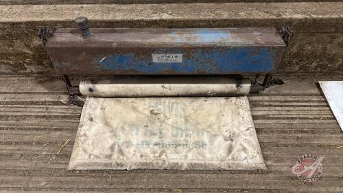 Lewis Cattle oiler tank and apron