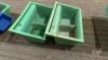 Poly gate hanging trough feeders (B) - 2