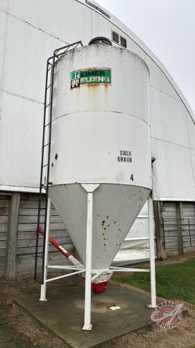 Riemer 870 hopper bottom feed bin on legs (Unit C) s/n 0105RWM202