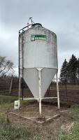 Riemer 670 hopper bottom feed bin on skid (Unit B) s/n 9511RW1847