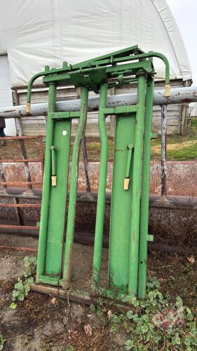 Real Indistries Post mount head gate