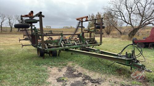 24&rsquo; John Deere 655 tillage s/n N00655X000561