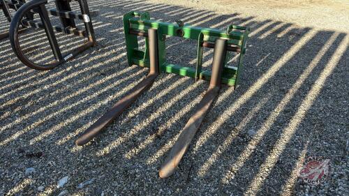48&rdquo; John Deere pallet forks