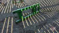 Frontier 4 prong bale fork s/n MJAL4081D700091